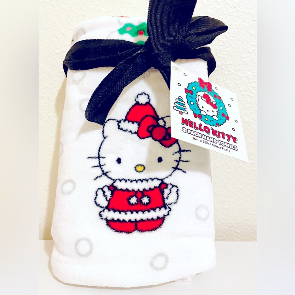 NEW 🎄 Hello Kitty Christmas Holiday Hand Towels set of 2 Bathroom Decor